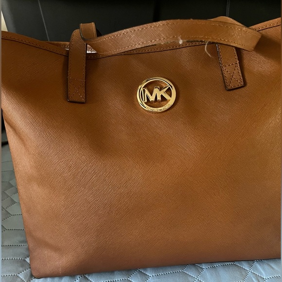 Michael Kors Handbags - Authentic! Michael Kors bag